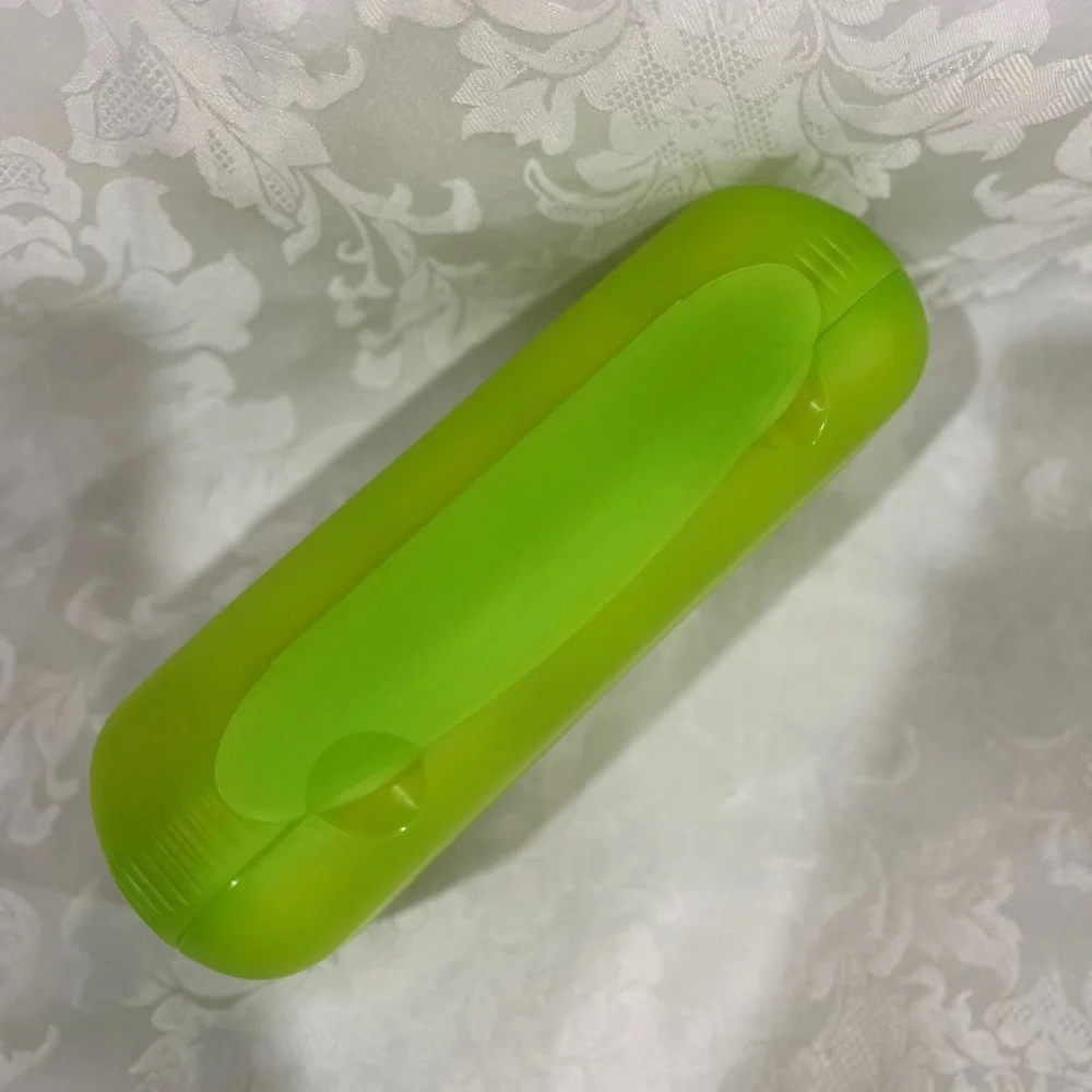 NEW (NIP) Tupperware Egg Storer Portable Case Hard-Shell Storage - Picture 5 of 10